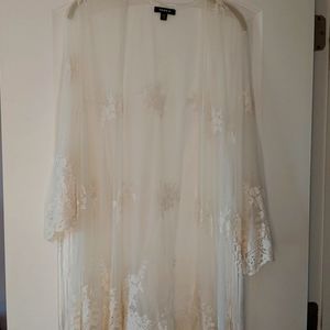 Torrid light cream/ivory kimono wrap